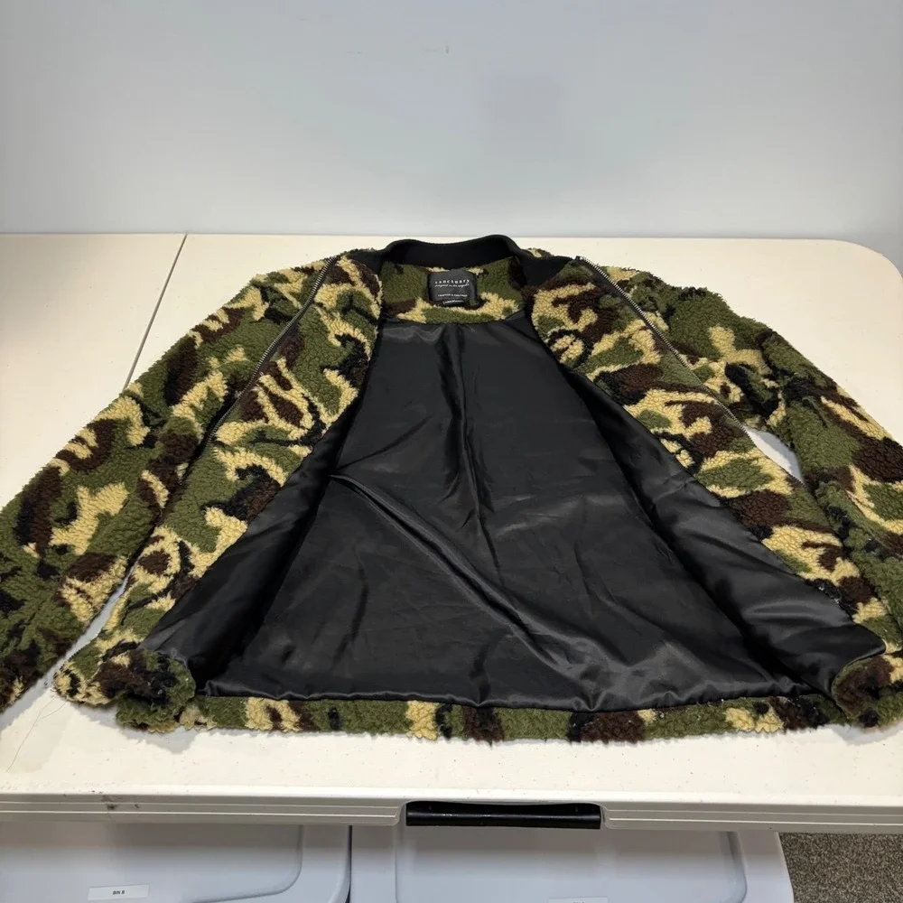 Sanctuary Green Camoflauge Zip Up Fleece Jacket Lined Medium‎